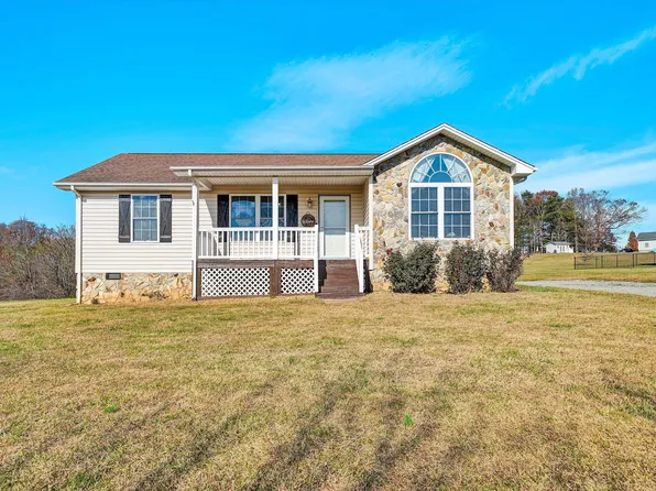 100 Estate Dr, Glade Hill, VA 24092