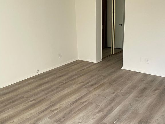 4th image of 1724 Montana Ave #16