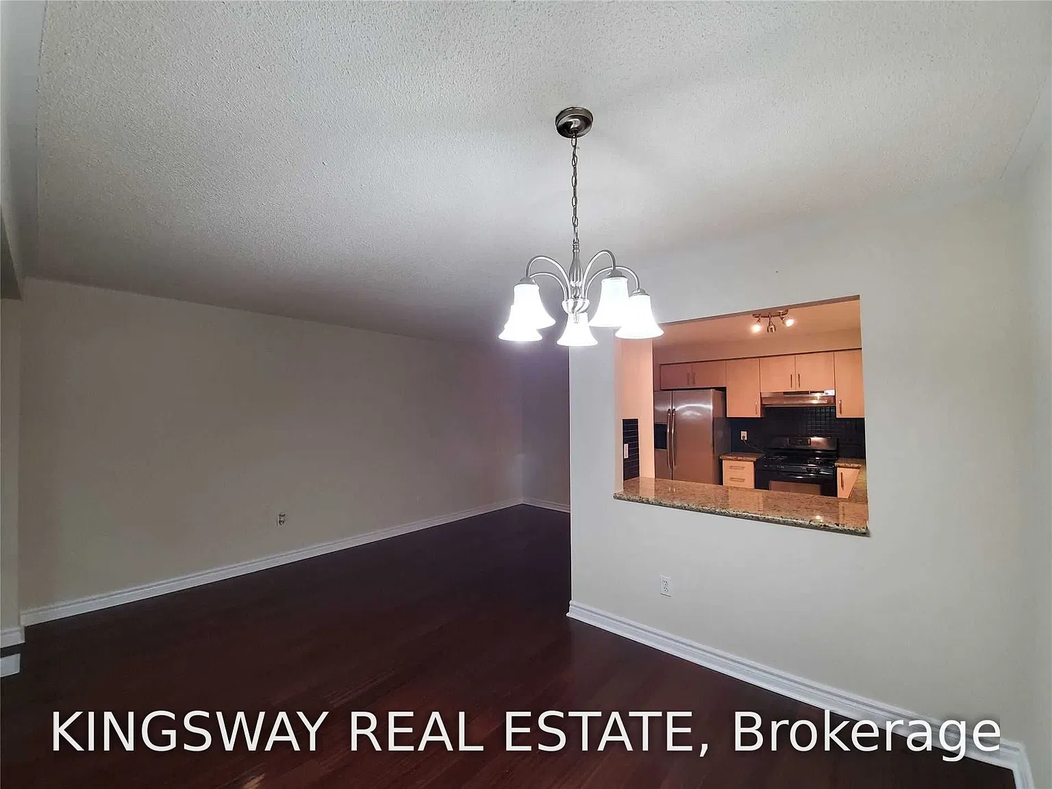2955 Thomas St — Photo 3