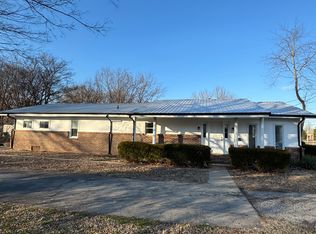 1409 H C Mathis Dr, Paducah, KY 42001