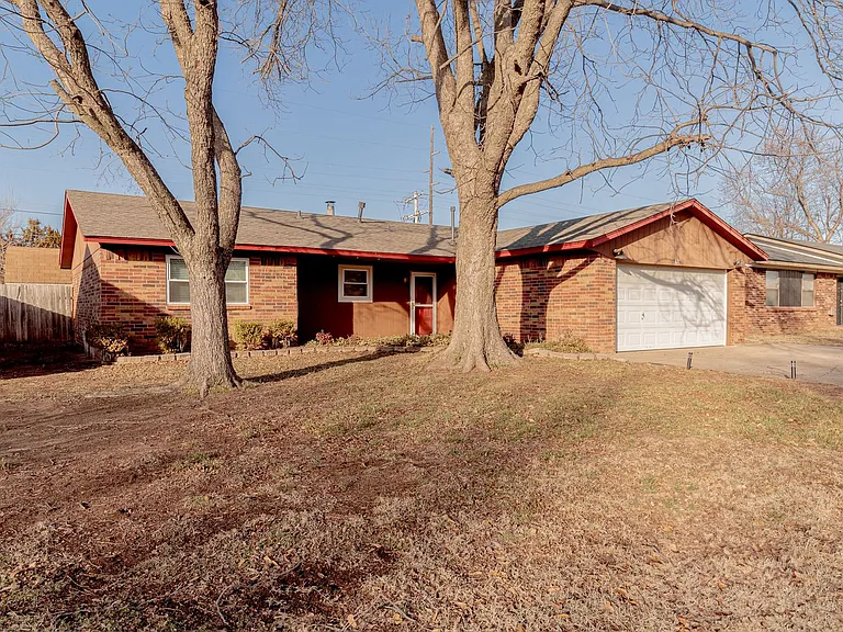 821 Peregrine Dr — Photo 2