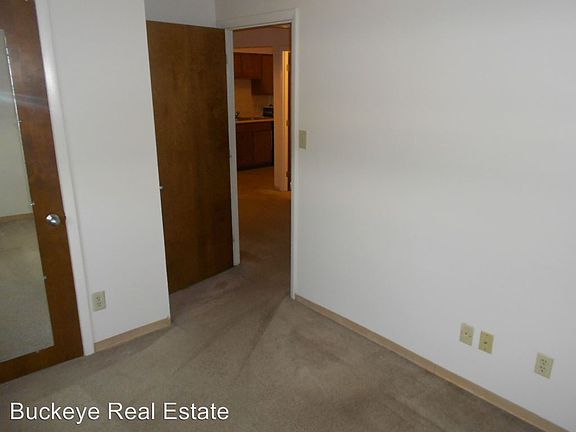 3rd image of 364 W Lane Ave