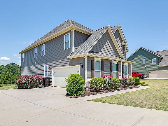 3rd image of 1006 Fernbank Dr