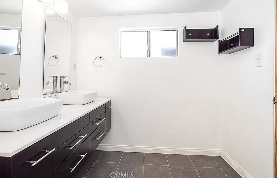 1st image of 4045 Baywood St #1