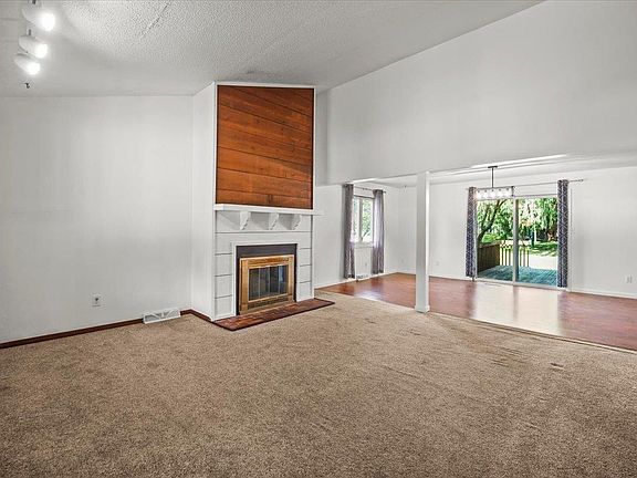 3rd image of 101 Belleview Rd