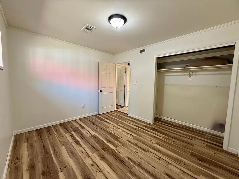 300 Olive St — Photo 27