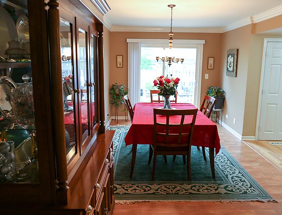 5th image of 833 Carnaby Ct