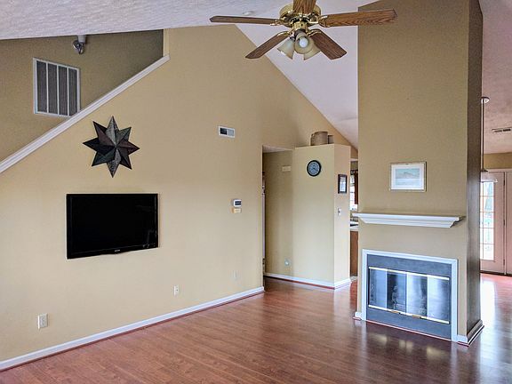 2nd image of 3200 Kingsmore Dr