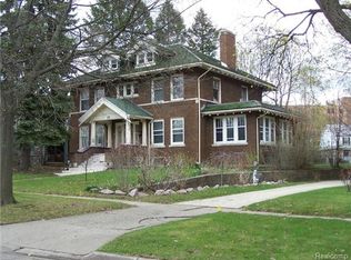 17 Ottawa Dr, Pontiac, MI 48341