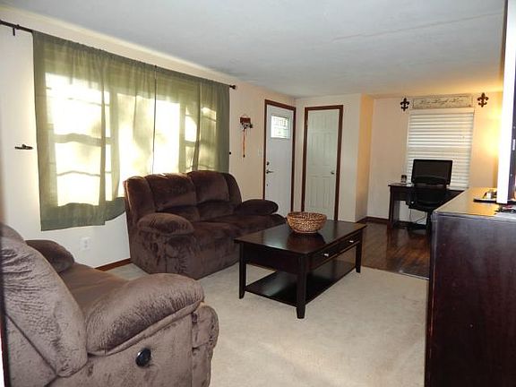 3rd image of 2405 Garland St