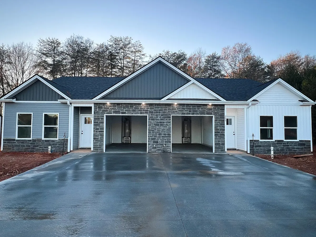 Building Photo - 201 Notchwoods Dr