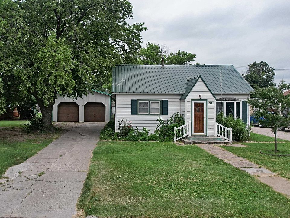 1st image of 413 Long St