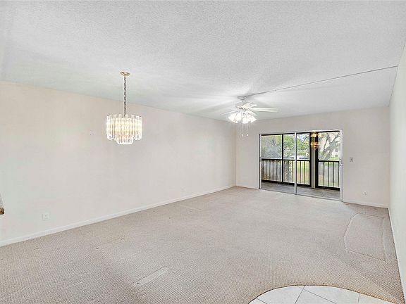 4th image of 14376 Amberly Lane #202