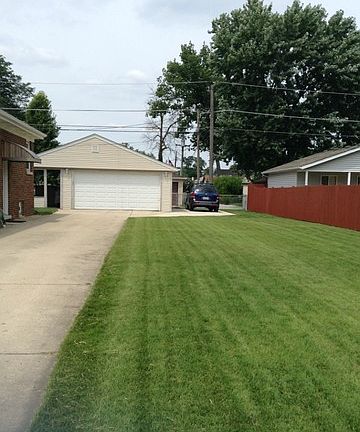 2nd image of 9338 Lincoln Ave