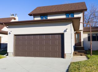 2214 N Main Ct, Williston, ND 58801