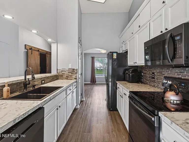 10842 Lydia Estates Dr — Photo 20