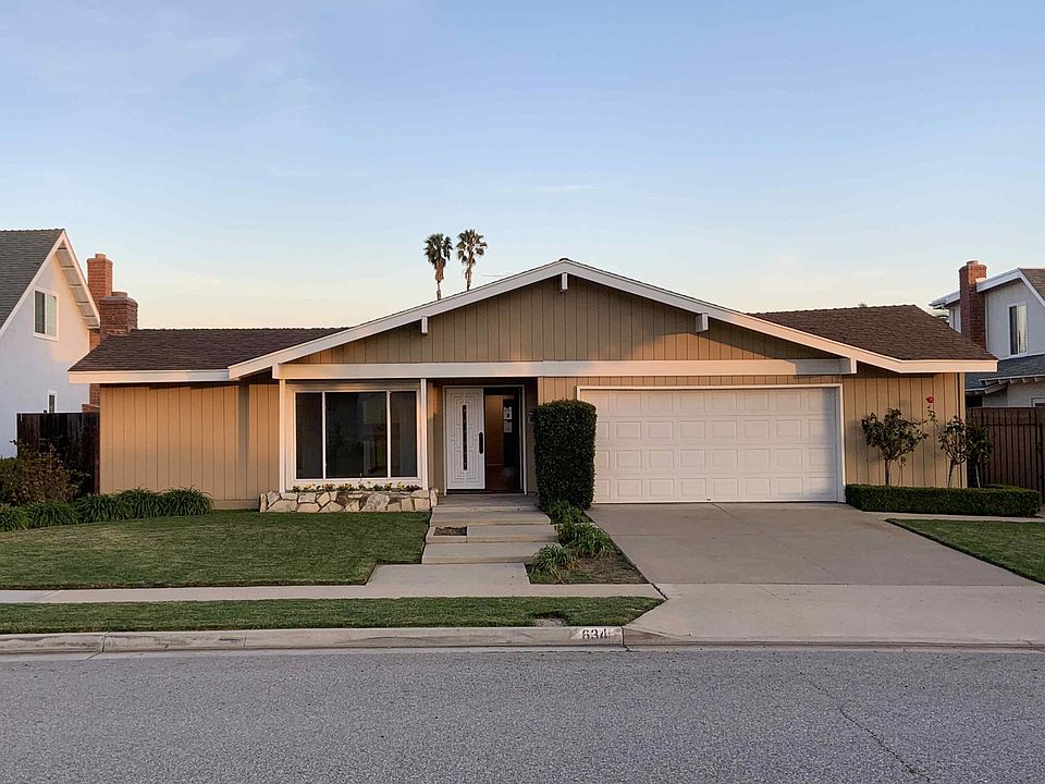 634 S. Oakhaven Ave., Brea, CA. 92823
Front of House and Lawn.