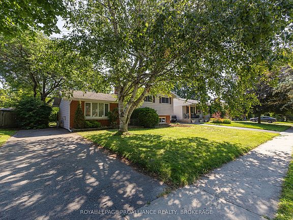 3rd image of 250 Glen Castle Rd