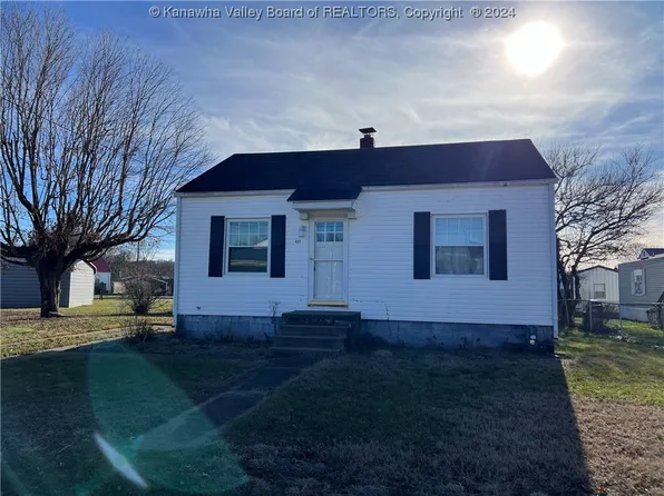 421 Burdette Addition Dr, Pt Pleasant, WV 25550
