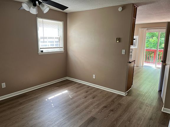 2nd image of 210 Richardson St #A