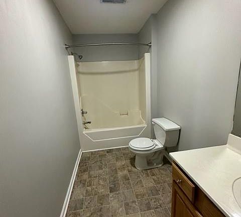 5th image of 100 Village Way APT D