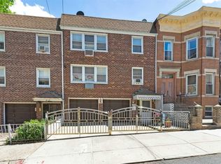6052 Bleecker St, Ridgewood, NY 11385