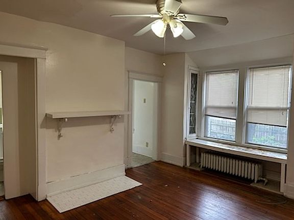 3rd image of 1023 Jancey St Floor 1