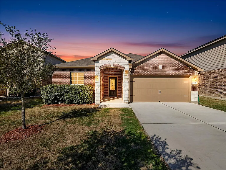 13712 Charles W Fairbanks Cv — Photo 2