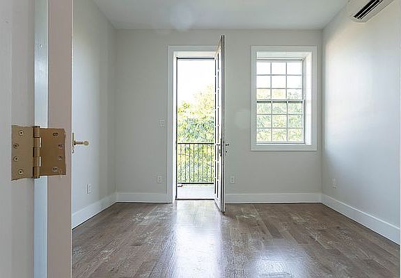 3rd image of 543 Marcy Ave #F4