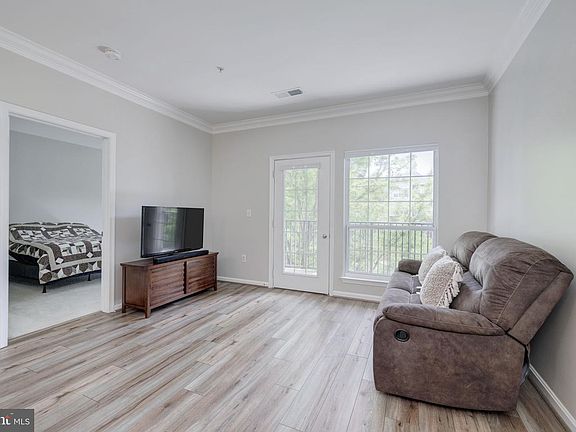 5th image of 4854 Eisenhower Ave Unit 344