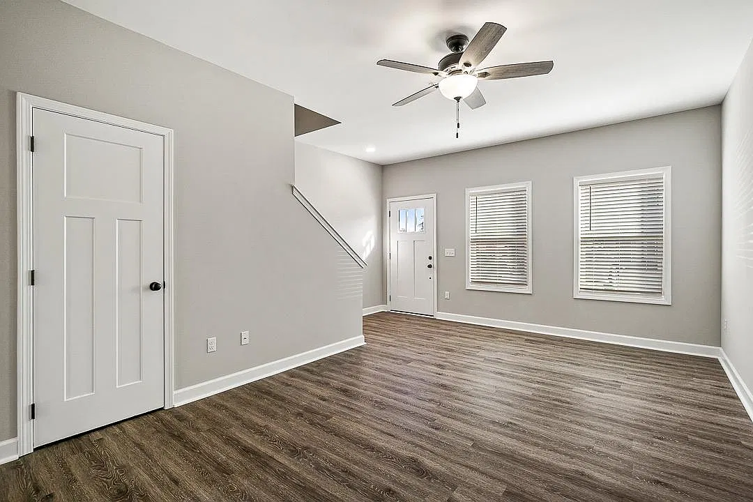 2 bed, 2.5 bath, 1100 sqft, $1,350 — Photo 4