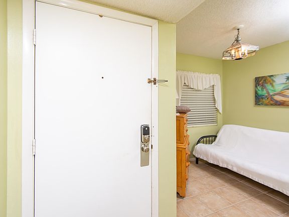 5th image of 108 Premiere Vista Way