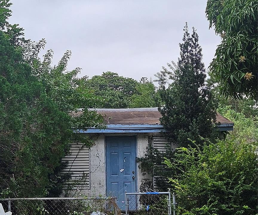 2nd image of 422 - A SW - A 4th Avenue