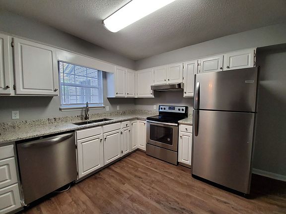 4th image of 453 Brannen Dr APT 3