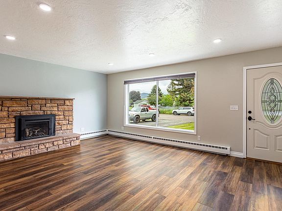 4th image of 3534 Norman Dr