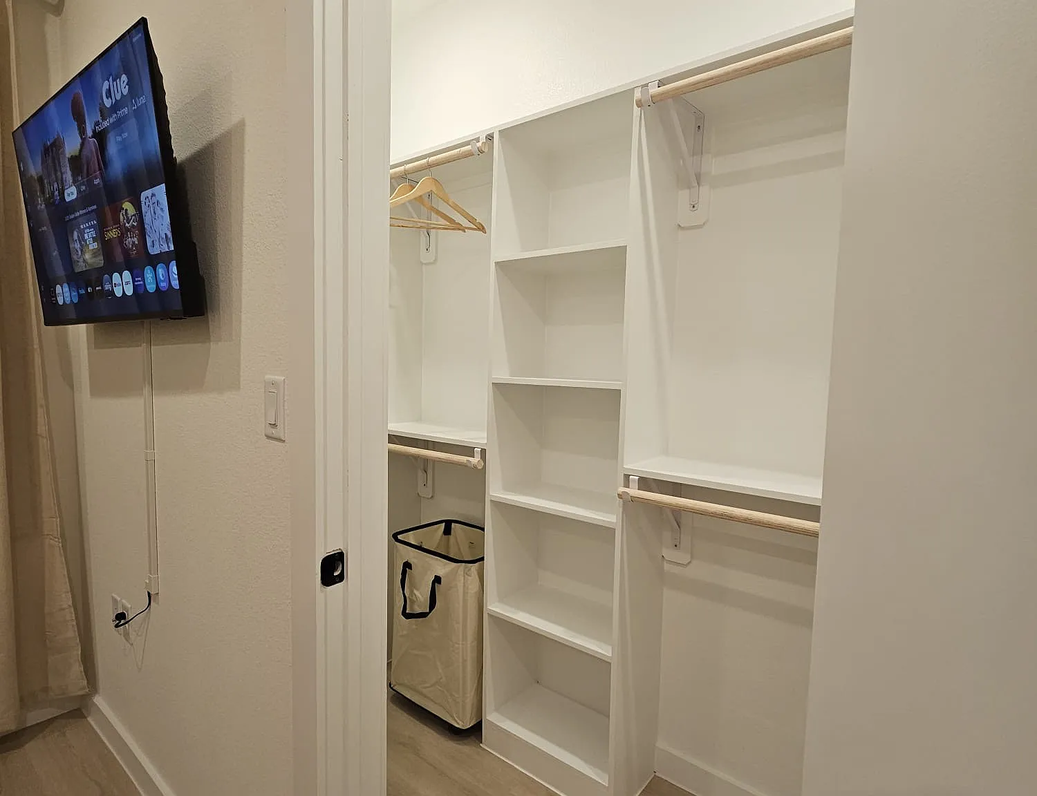2 bed, 2.5 bath, 1422 sqft, $3,200 — Photo 4