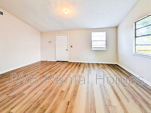 5th image of 5361 Broadway Ave