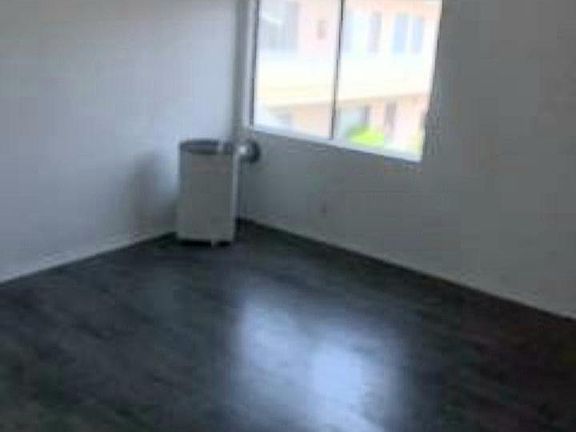 5th image of 12756 Matteson Ave #33