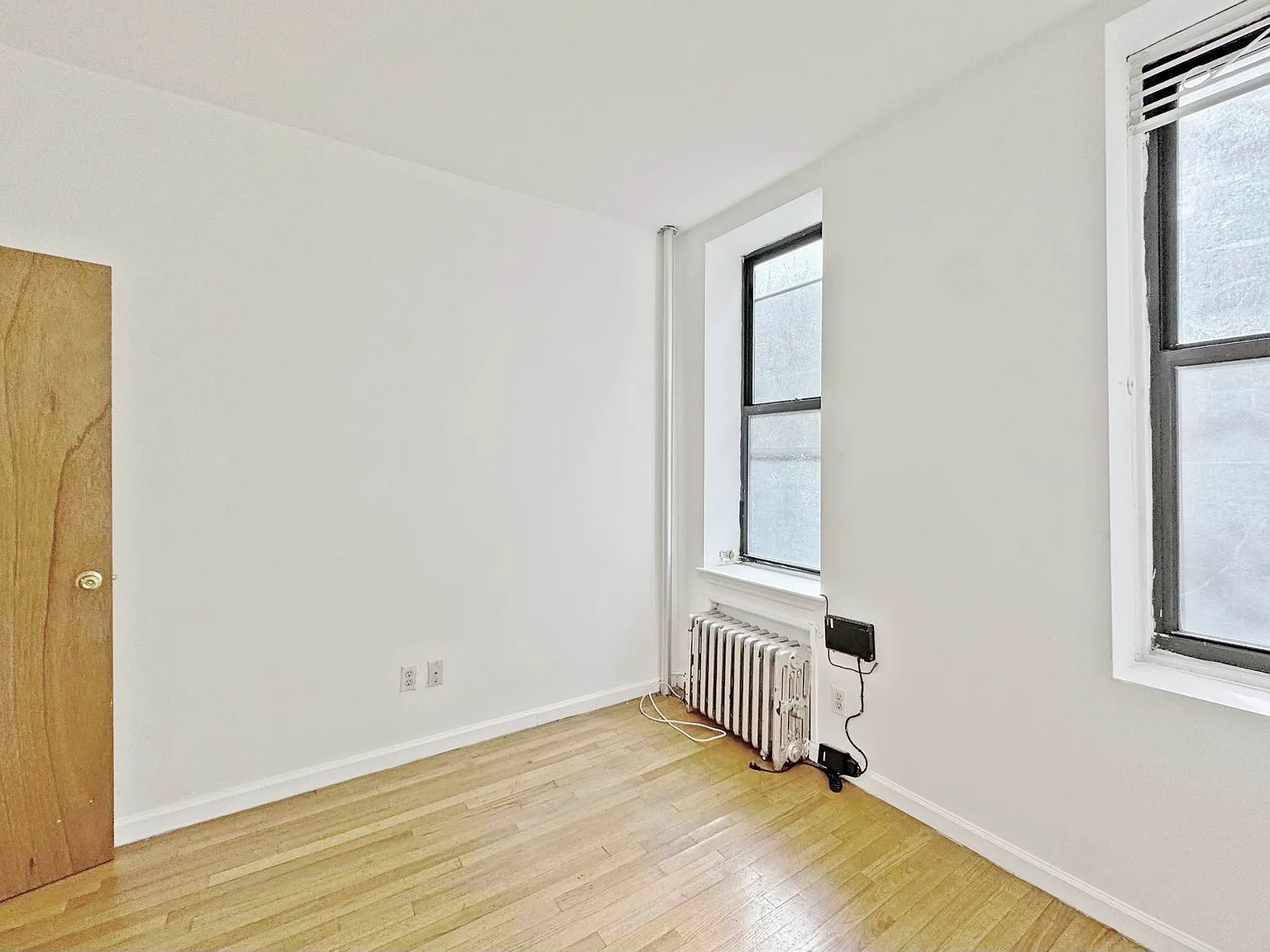 206 East 10th Street — Photo 2