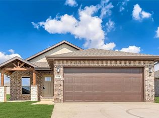 1718 Farmer St, Pea Ridge, AR 72751