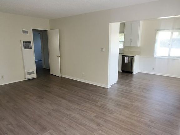 5th image of 6731 Whitsett Ave #1