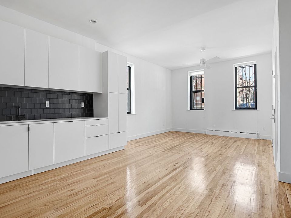 1st image of 230 Underhill Ave #1