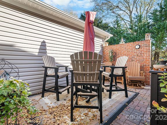 5th image of 73 40th Avenue Dr NE