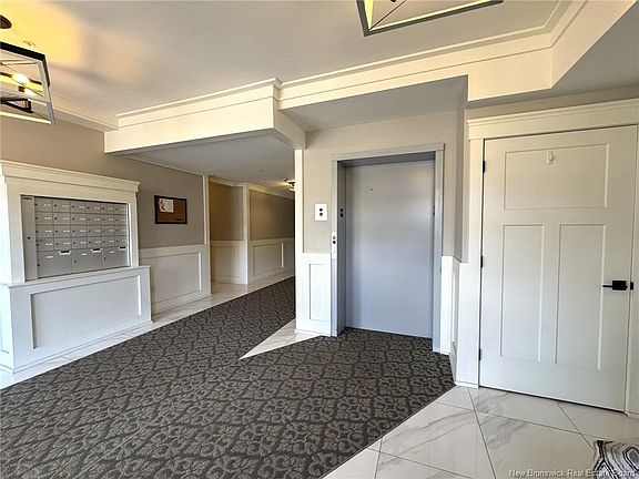 4th image of 52 Hampton Rd #204