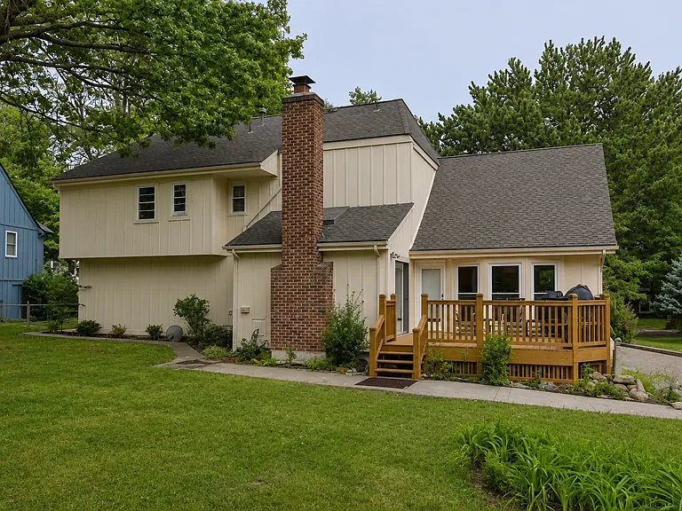 9026 Alden St — Photo 4