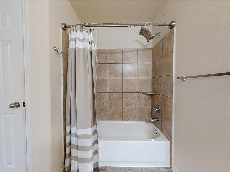 2102 Red Cedar Trl — Photo 21