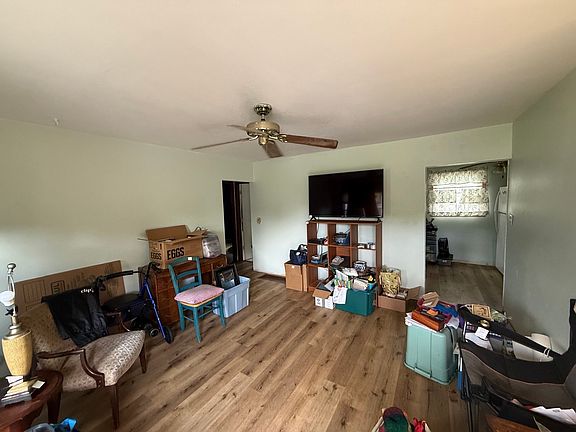 4th image of 2025 Delaware Rd