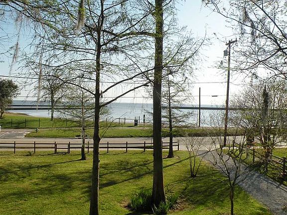 3rd image of 1545 Lakeshore Dr