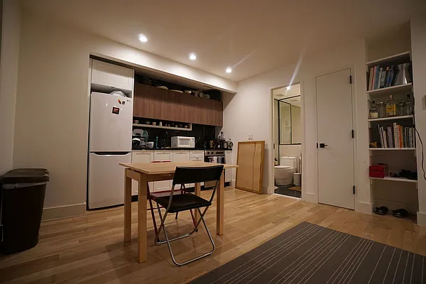 Rented by Delmark Realty LLC | media 23