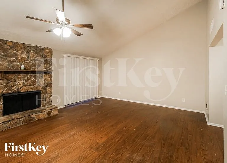5361 Martins Crossing Rd — Photo 3